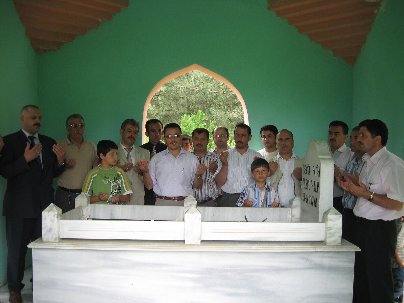 Ertuğrul Gazi İnegöl’de Tören Arşivden 2008 Gençgazete (1)