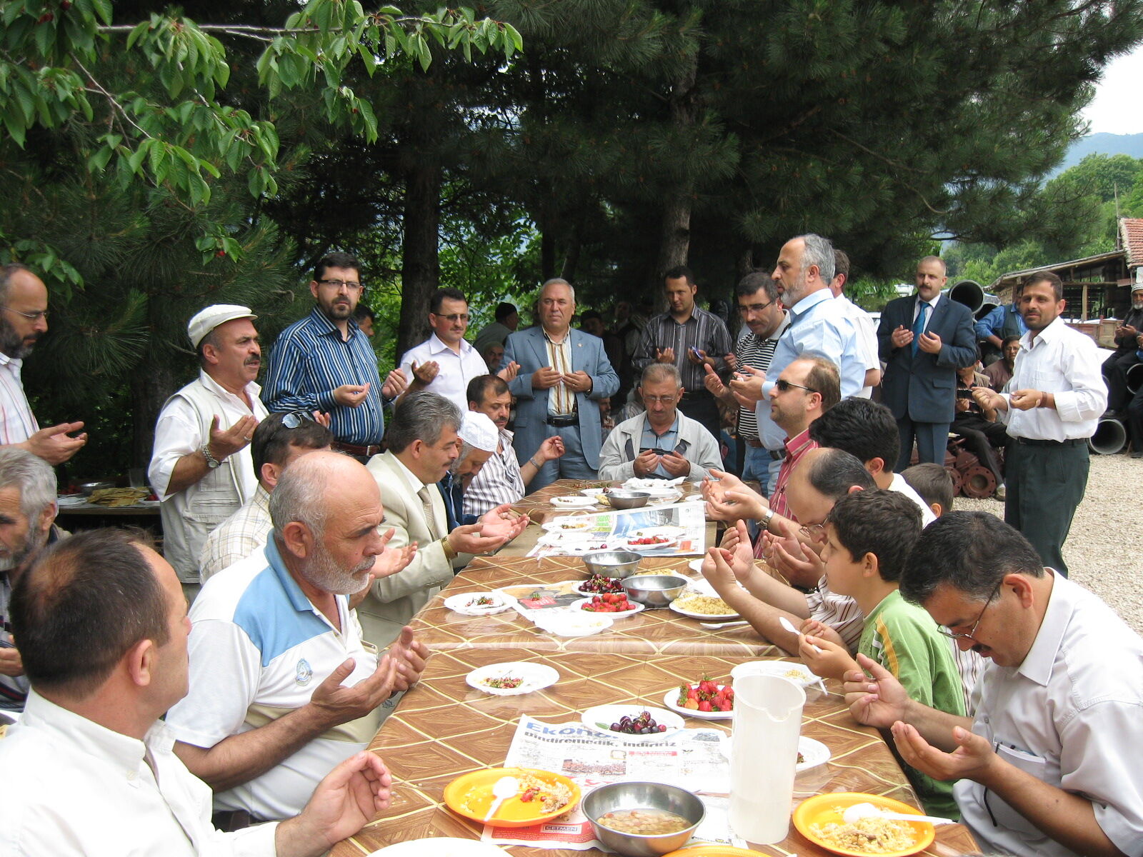 Ertuğrul Gazi İnegöl’de Tören Arşivden 2008 Gençgazete (4)