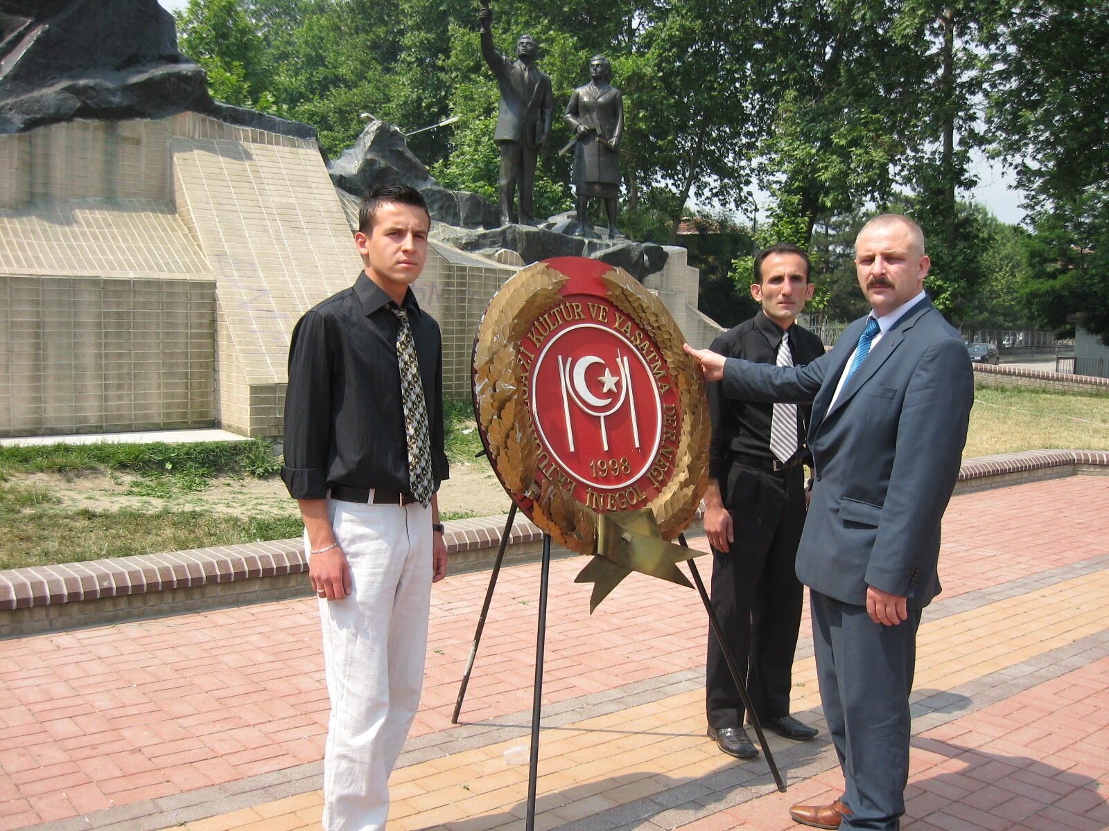Ertuğrul Gazi İnegöl’de Tören Arşivden 2008 Gençgazete (6)