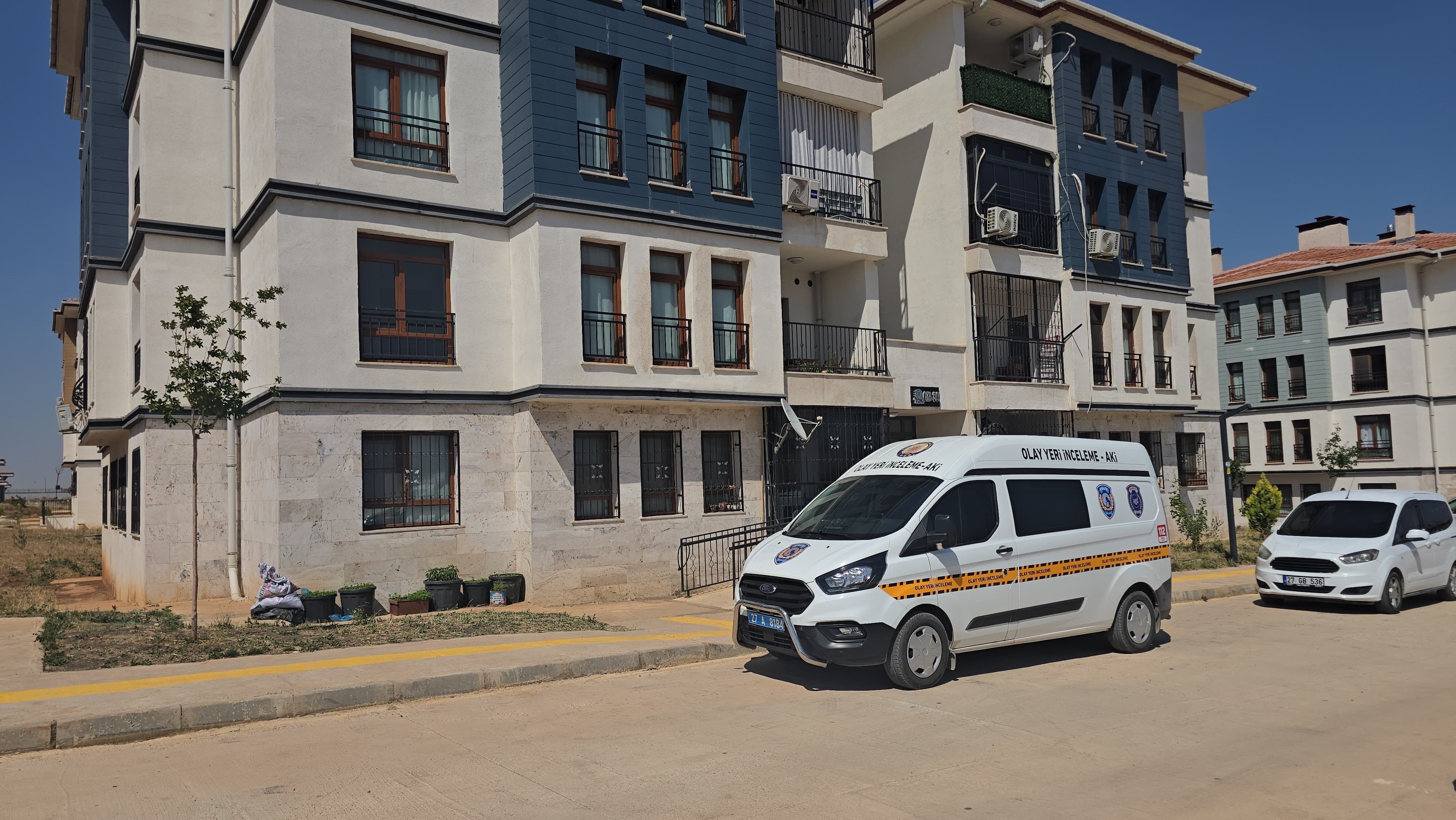 Evinde Silahla Vurulmuş Halde Bulunan Kadın Kurtarılamadı (4)