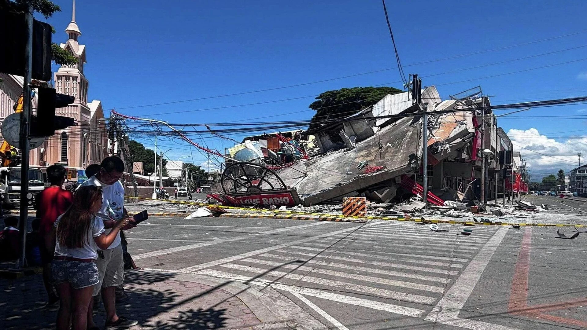 Filipinler'de 7.8 Büyüklüğünde Deprem! (3)