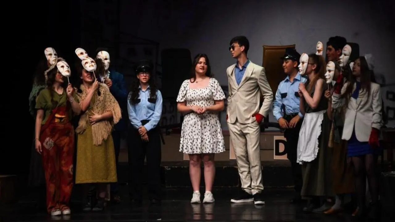 Genç Gazete Osmangazi’de Genç Sahne Oyuncuları Performanslarıyla Alkış Topladı