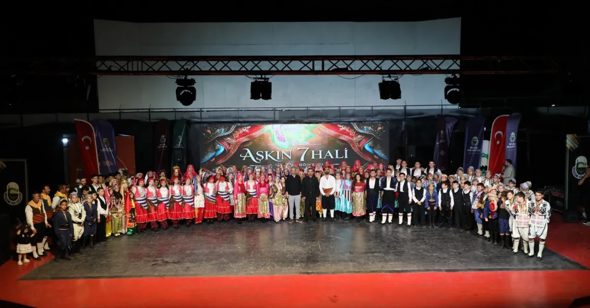 İnegöl Belediyesi Halk Dansları Topluluğundan 15’Inci Yıla Özel Gösteri (4)