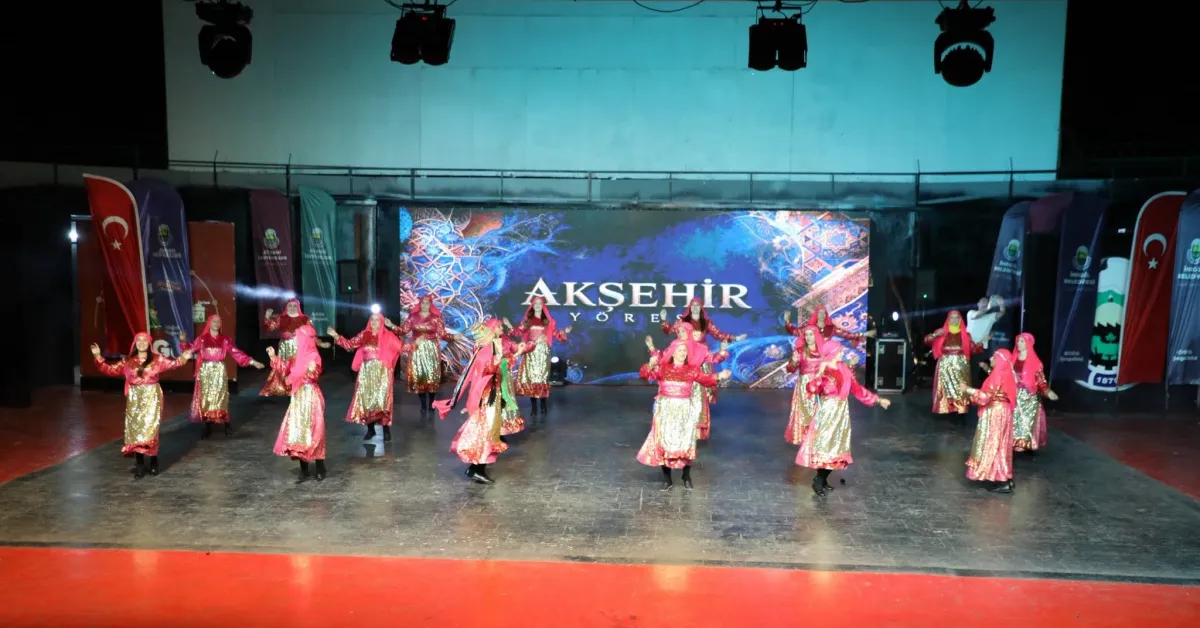 İnegöl Belediyesi Halk Dansları Topluluğundan 15’Inci Yıla Özel Gösteri (7)