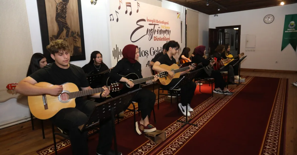 İnegöl Belediyesi Kursiyerleri Sertifikalarını Aldı (2)