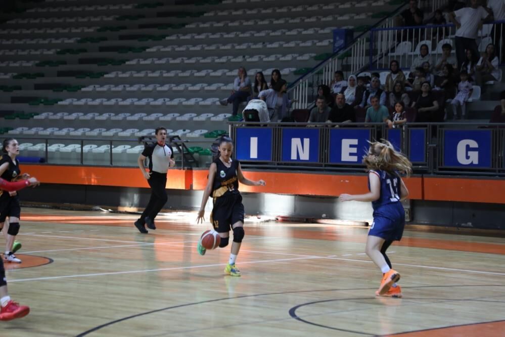 İnegöl Belediyespor U12 Kız Takımı Bursa 3’Üncüsü Oldu! (3)