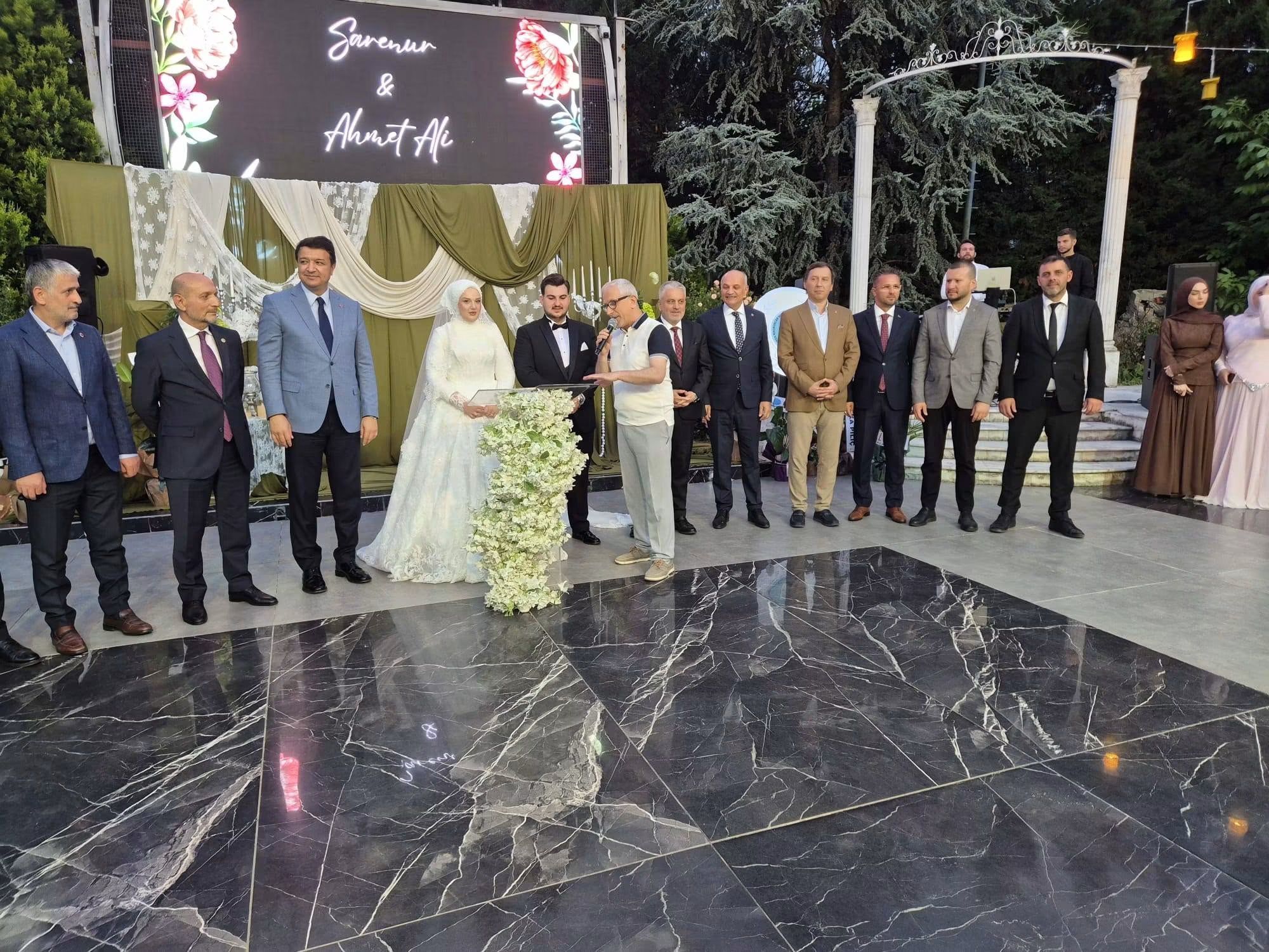 İnegöl Protokolünü Buluşturan Düğün (4)