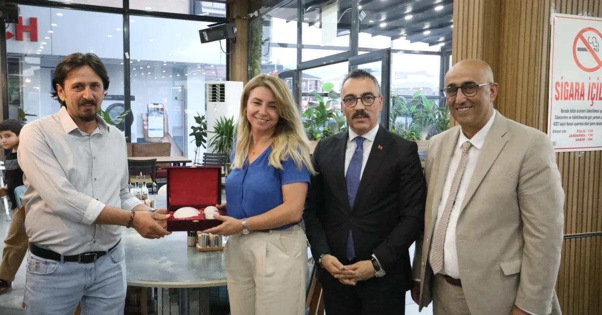 İnegöl Şavşatlılar Derneği’nden Kaymakam Eren Arslan’a Vefa Gecesi (9)
