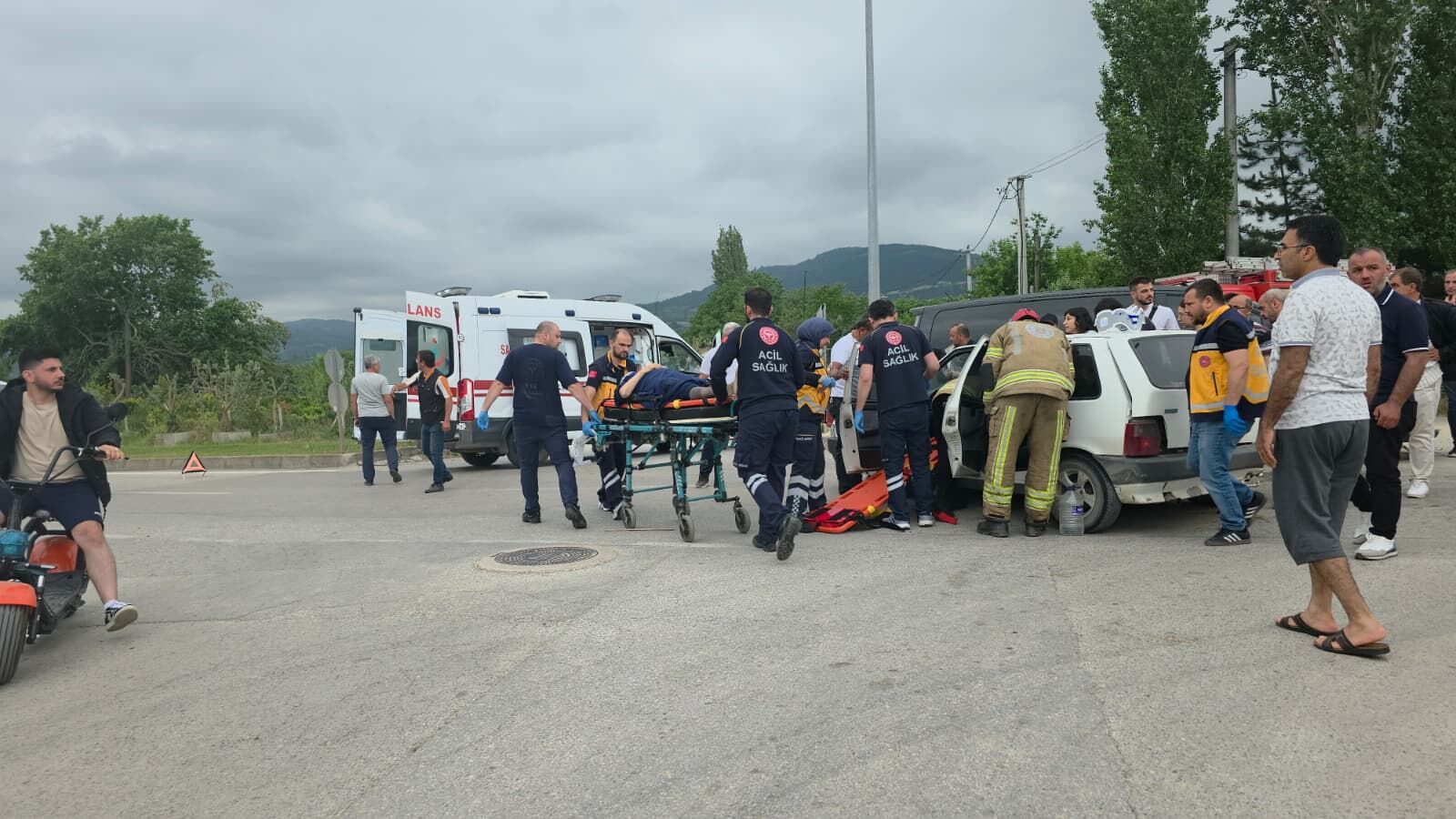 İnegöl'de Feci Kaza! Çok Sayıda Yaralı Var (1)-1