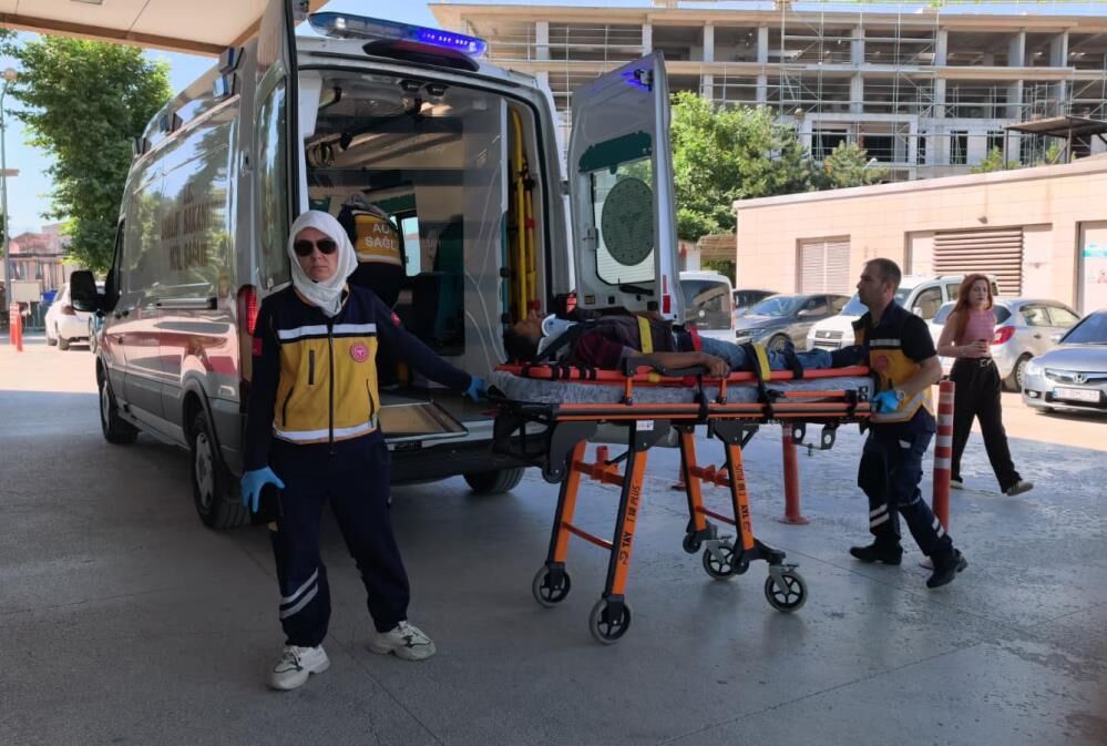 İnegöl'de Feci Kaza! Traktör Üzerinden Geçti (2)