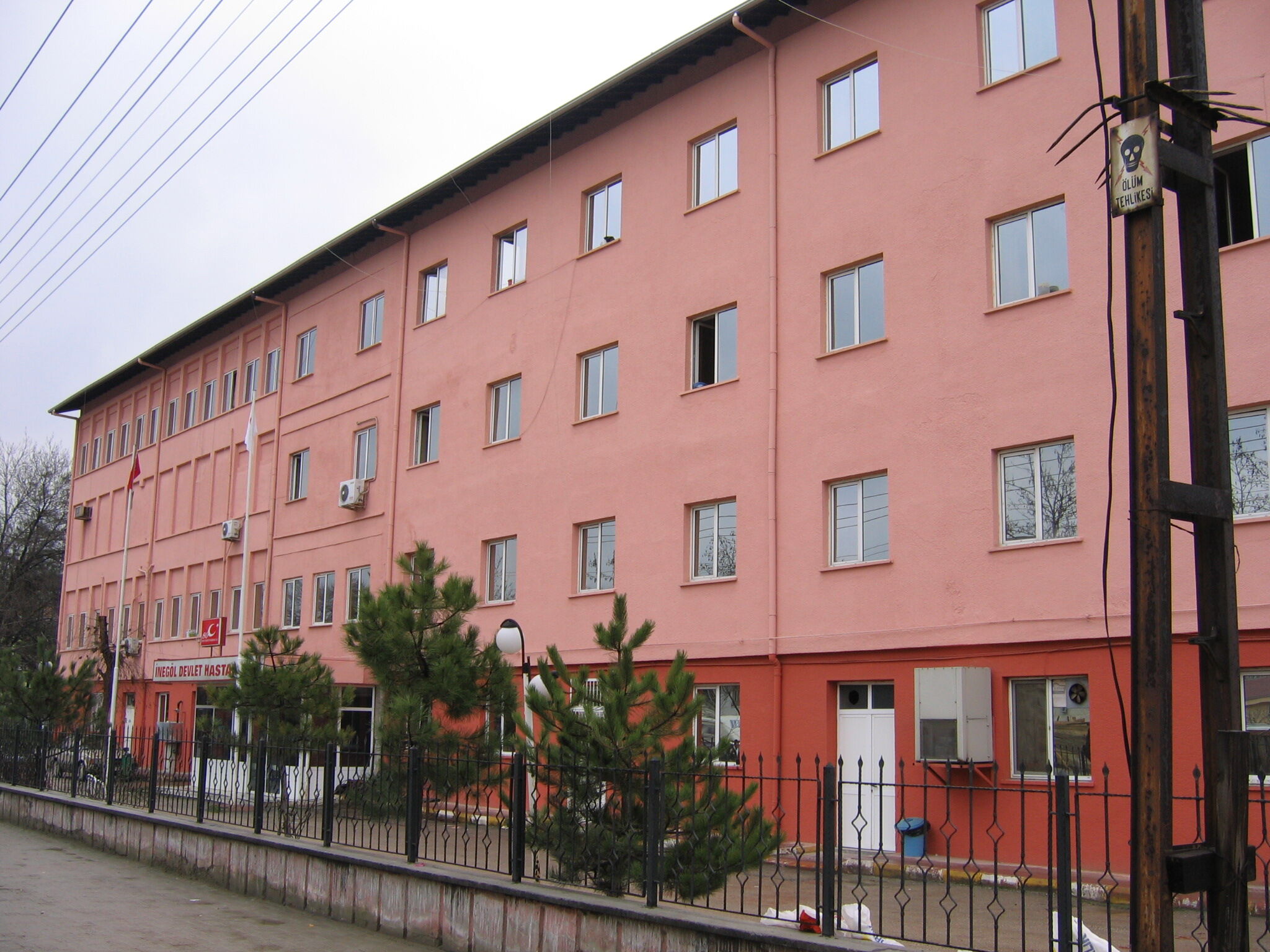 İnegöl'de Perşembe Pazaryeri İçin Hastane Gençgazete (2)