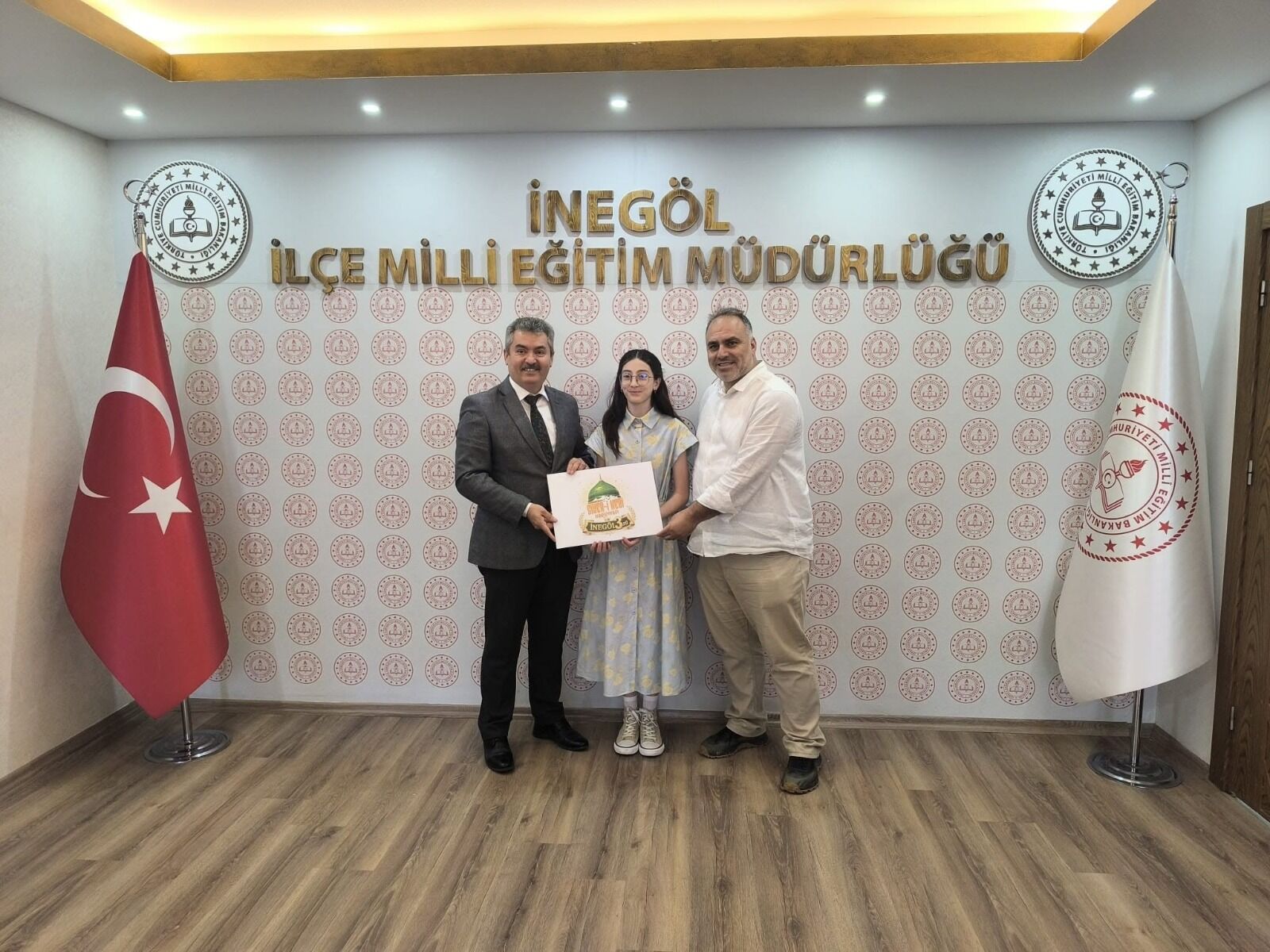 İnegöl’de Siyer I Nebi Sınavında Dereceye Giren Öğrenciler Ödüllendirildi (1)