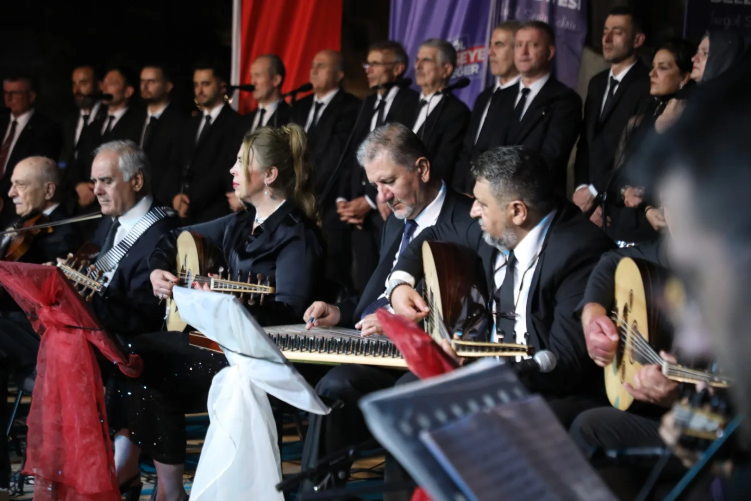 İnegöl'de Tsm Gecesi! Belediye Korosu'ndan Alkış Toplayan Performans (8)