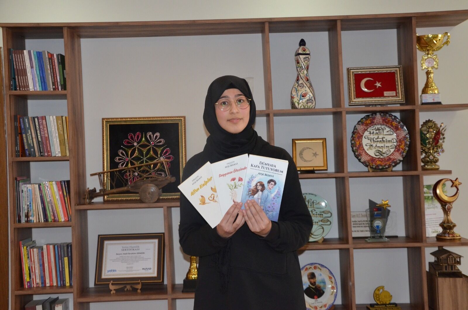 İnegöl’de Türkçeyi Öğrenen Suriyeli Öğrenci 3 Kitap Yazdı (1)