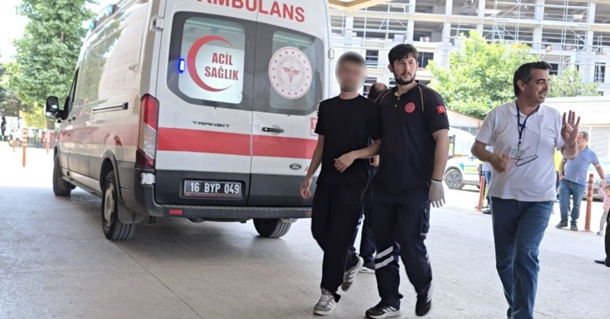 İnegöl’de Tyt'de Fenalaşan Öğrenci Hastaneye Kaldırıldı (1)