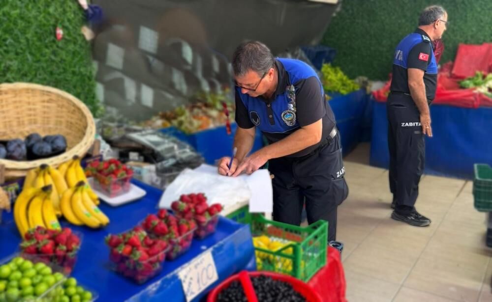 İnegöl'de Zabıta Ekiplerinden Manav Denetimi! (1)