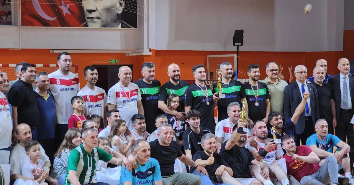 İsko’da 13. Geleneksel Voleybol Turnuvası Sona Erdi (5)
