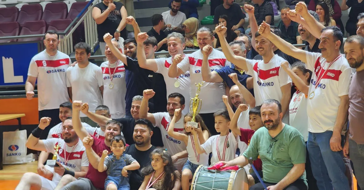 İsko’da 13. Geleneksel Voleybol Turnuvası Sona Erdi (6)