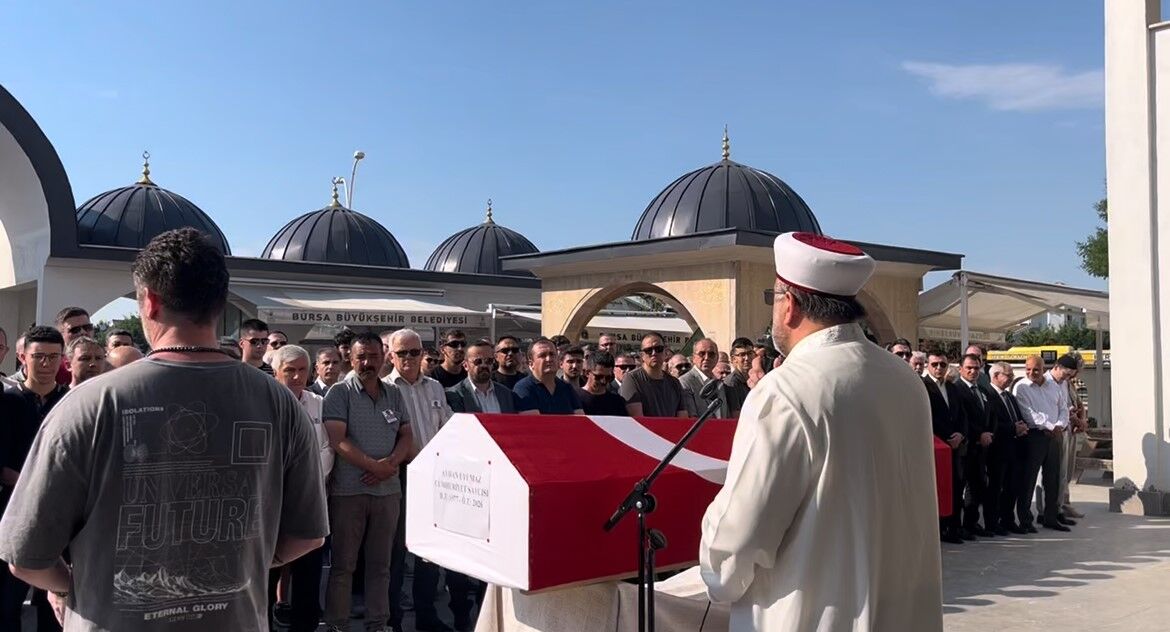 Kalp Krizi Geçiren Cumhuriyet Savcısı Bursa’da Toprağa Verildi (3)
