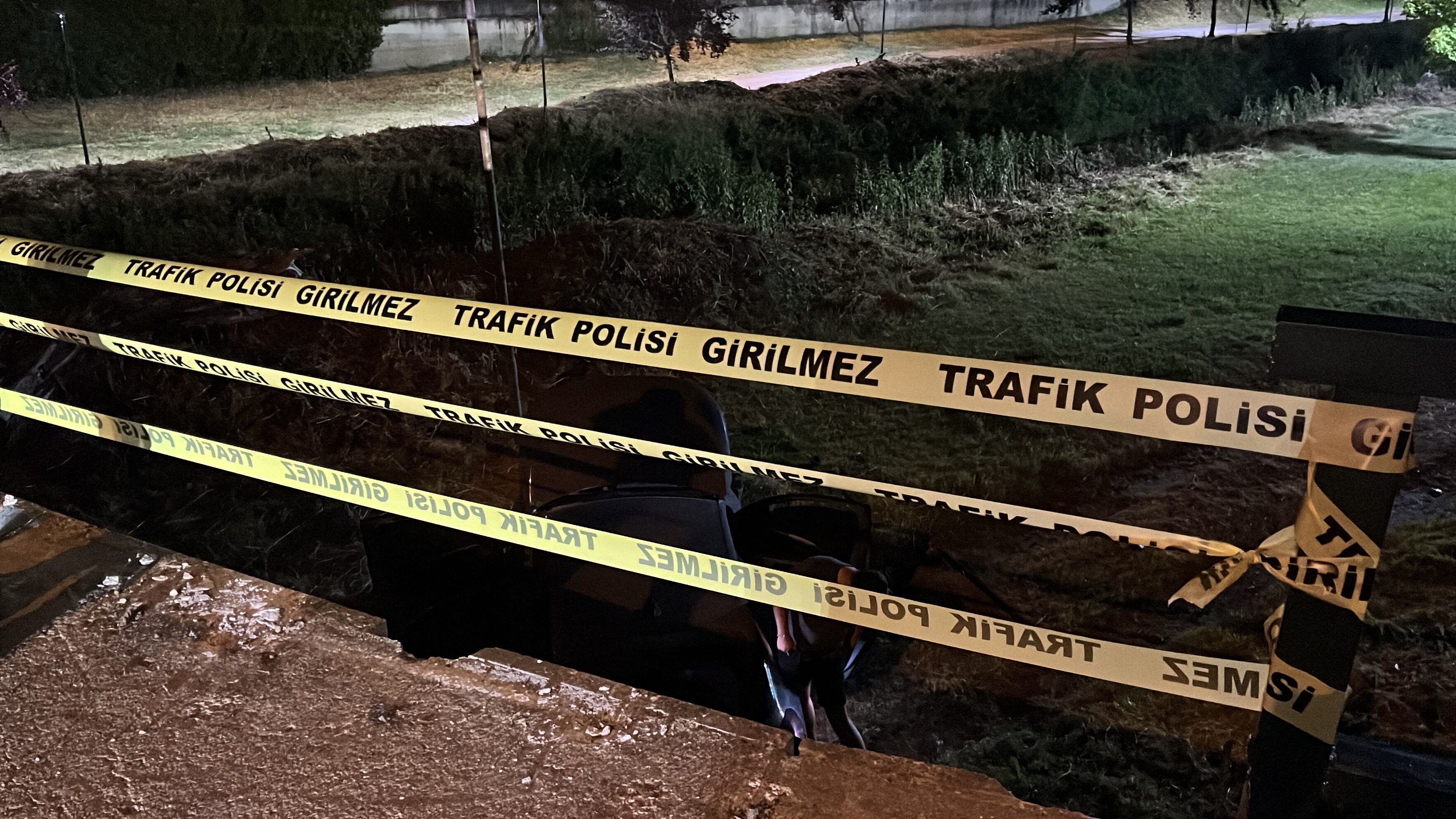 Navigasyon Yanlış Yolu Gösterdi, Dereye Uçtu (5)-1