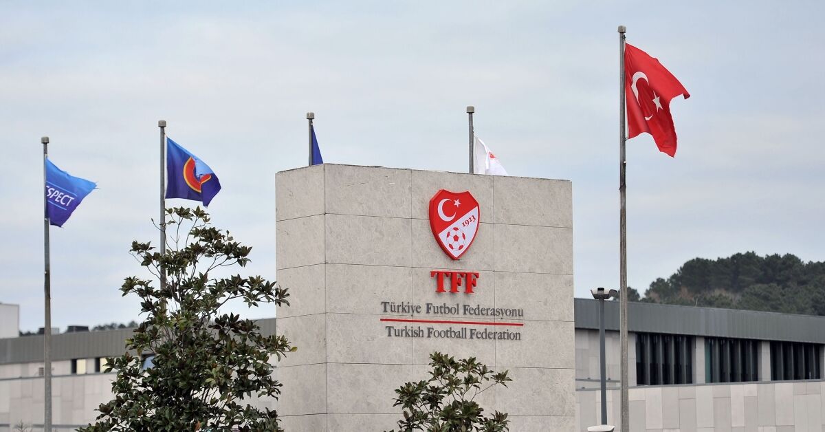Pfdk’dan Trabzonspor Ve Konyaspor’a Para Cezası