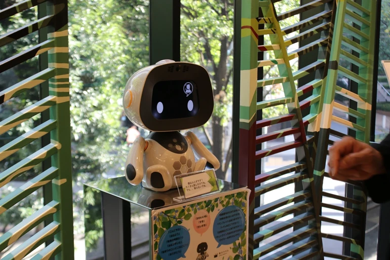 Robotlarla Yönetilen Otel-1