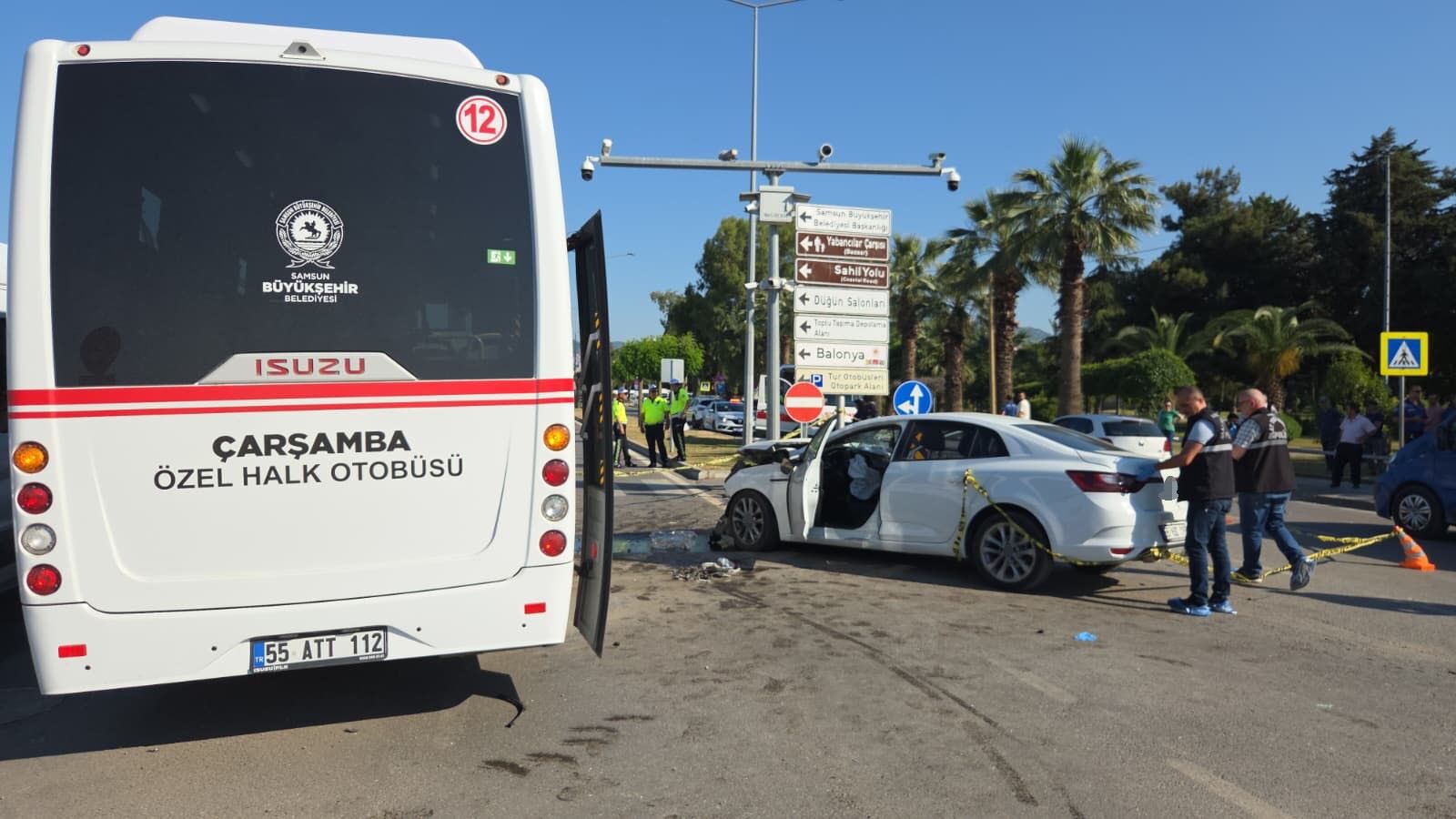 Samsun’da Otomobil Ile Halk Otobüsü Çarpıştı! 7 Yaralı (1)