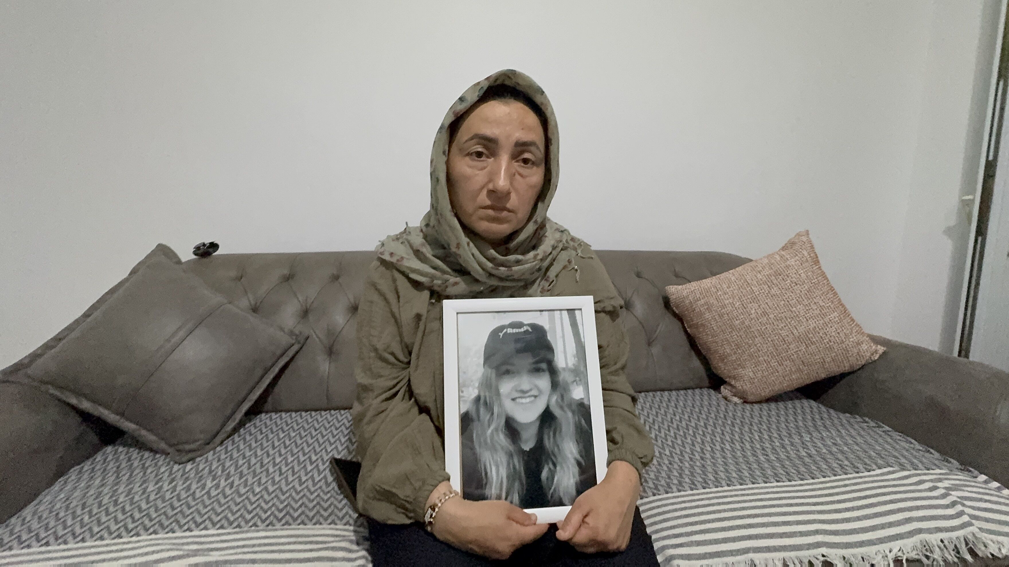 18 Yaşındaki Genç Kız, Kahvaltı Hazırlarken Sırtından Vurulmuş (4)