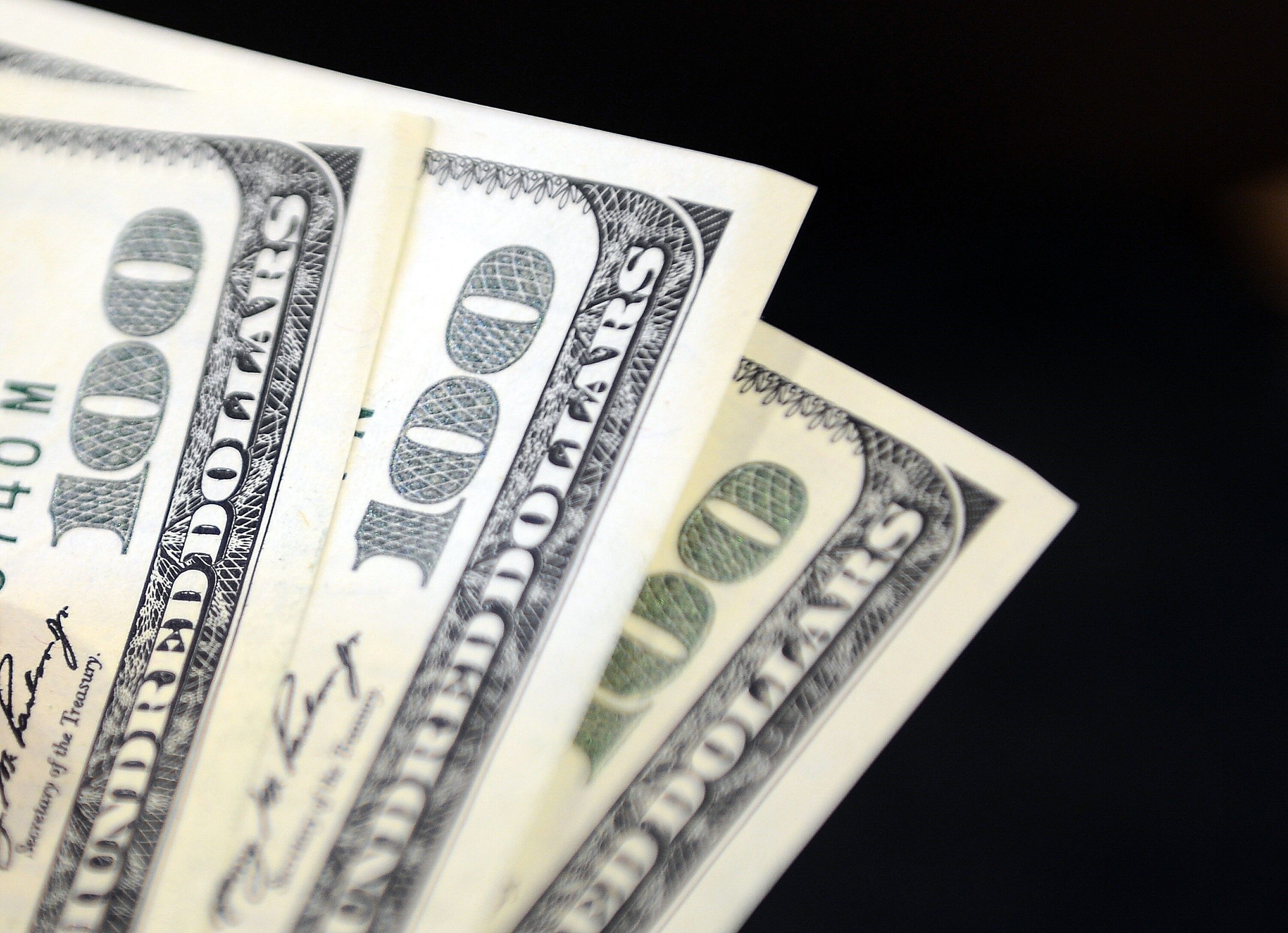 Dolar ve Euro Haftaya Yükselişle Başladı