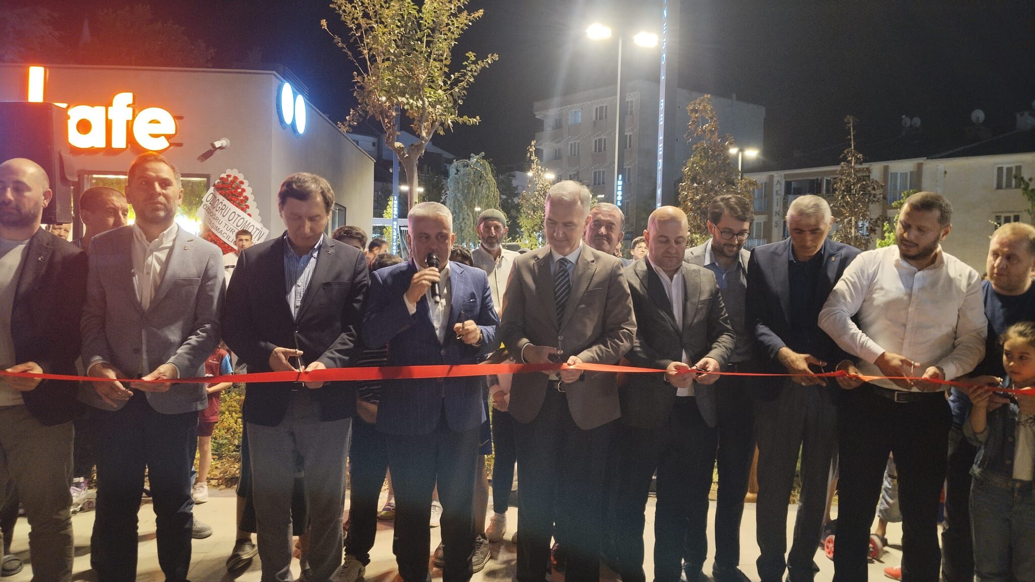 Alanyurt'a Yeni Meydan Ve Gastro Cafe Kazandırıldı (6)
