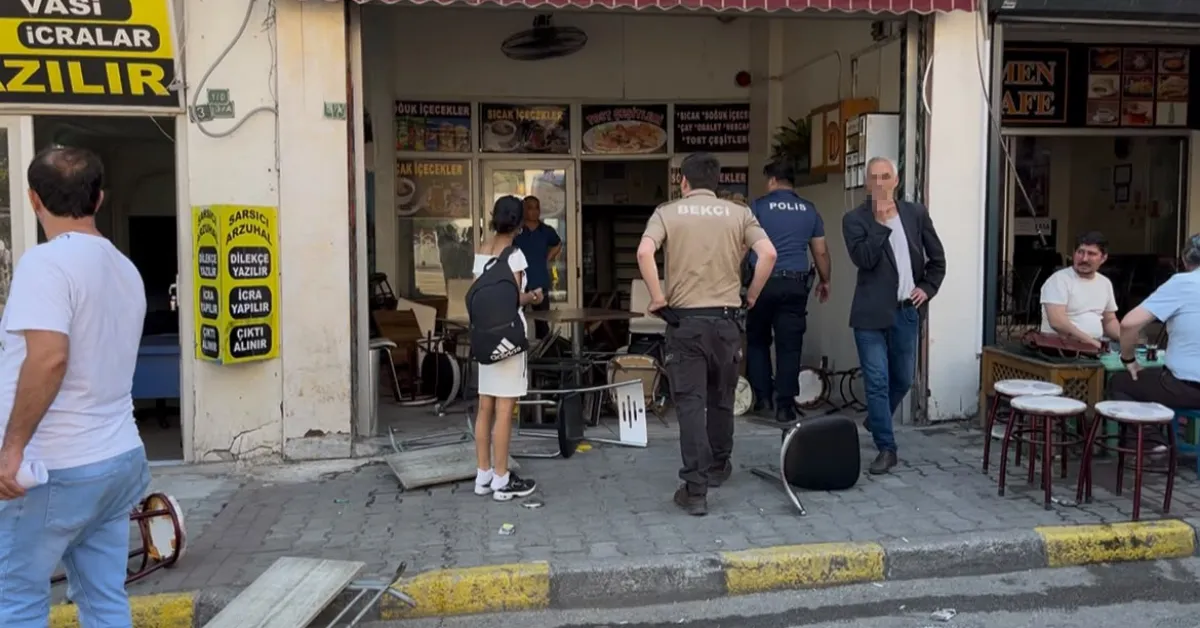 Bursa Adliyesi Önünde Ortalık Karıştı 3 Yaralı, 5 Gözaltı (2)