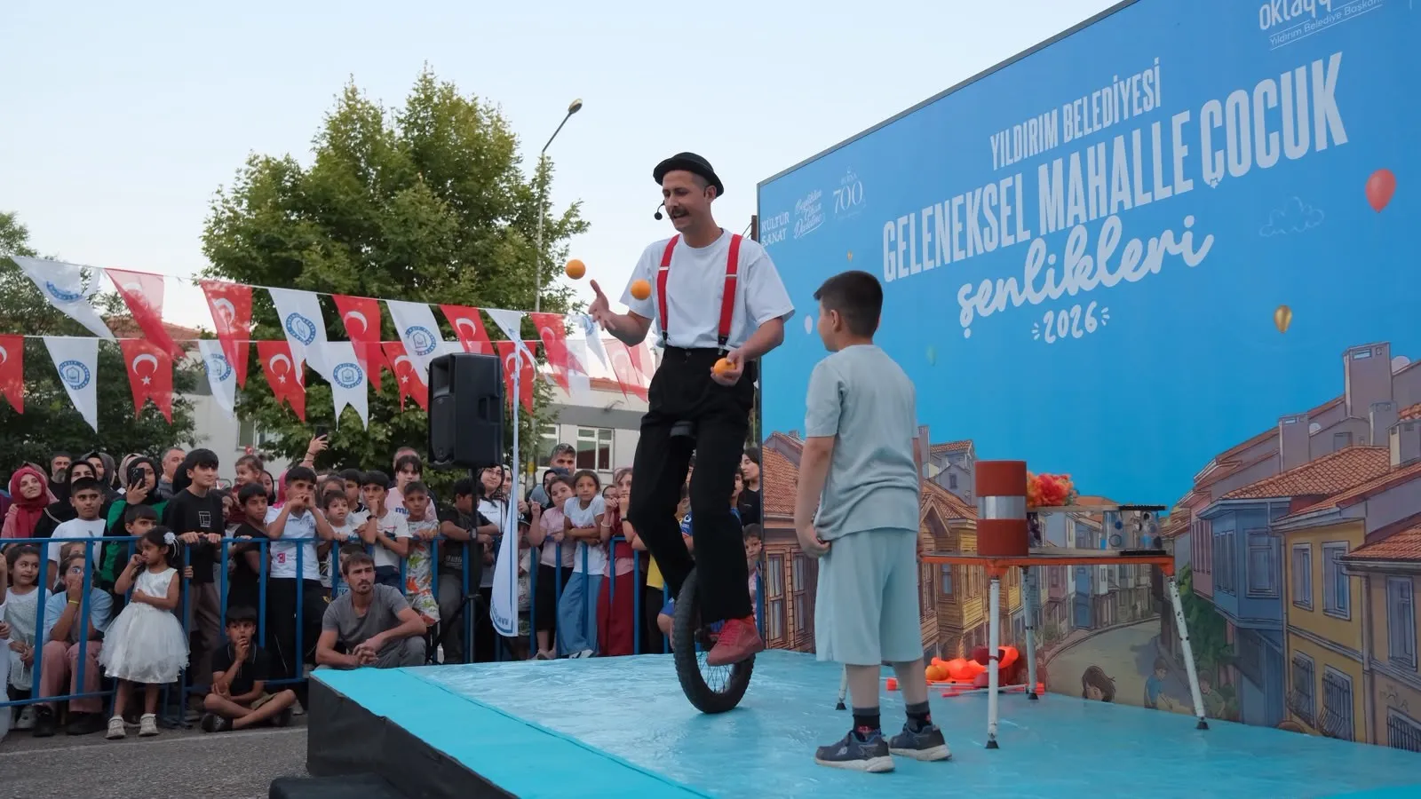Bursa Yıldırım’da Mahalle Şenlikleri Başladı Çocuklar Geleneksel Oyunlarla Buluştu (7)