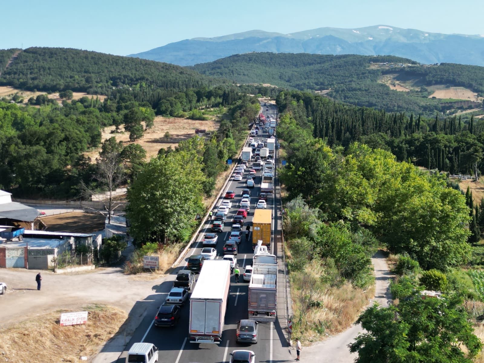 Bursa’da Çıkan Yangın Trafiği Kilitledi! (1)-1