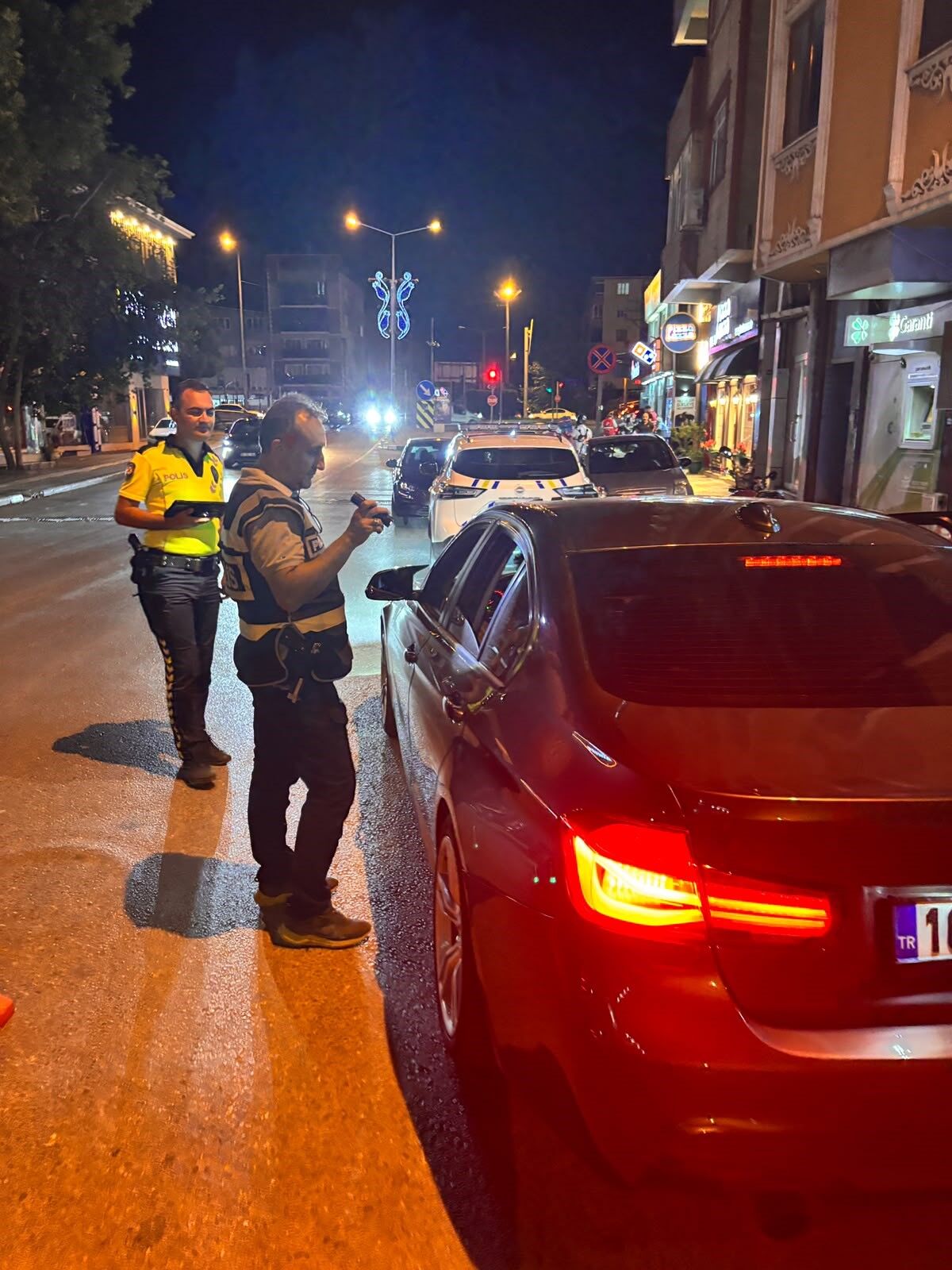 Bursa'da Geniş Çaplı Huzur Uygulaması! 920 Kişi Sorgulandı, Aranan 1 Kişi Yakalandı (2)