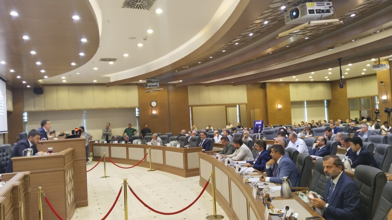 Bursa'da Okul Bahçeleri Mesai Dışında Otopark Olarak Kullanılabilecek (2)