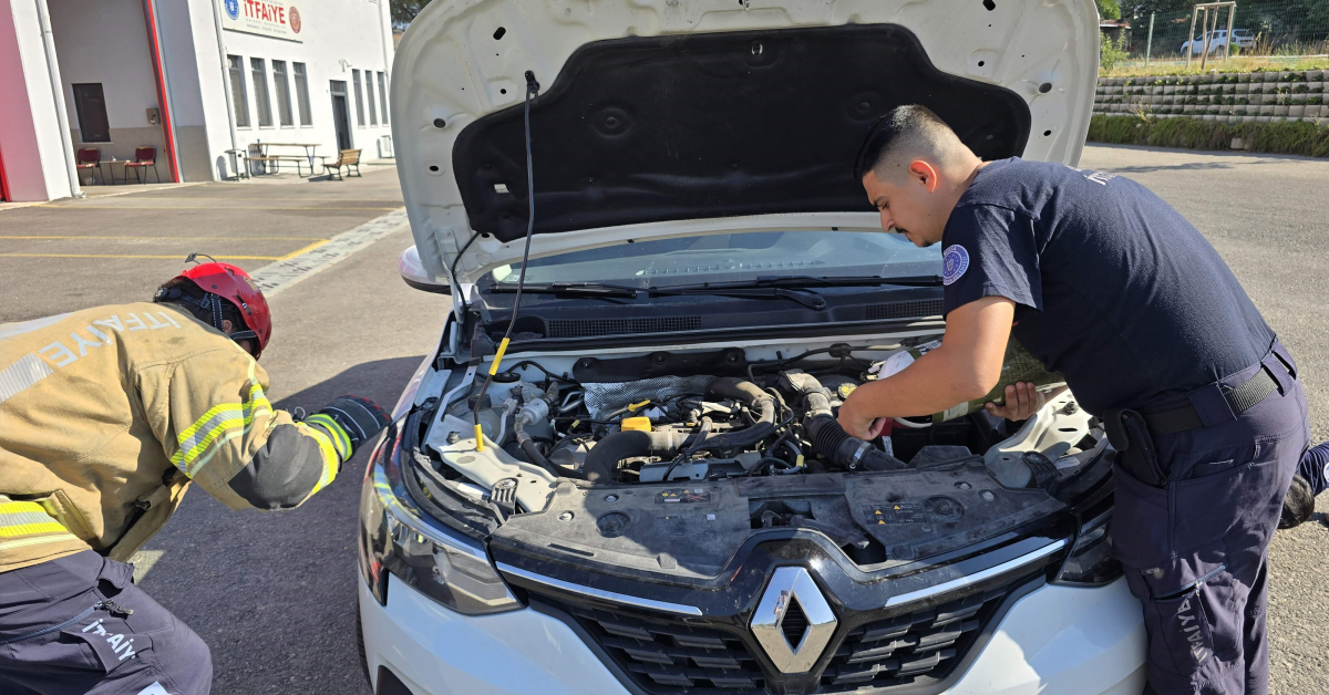Bursa'da Otomobilin Motorunda Ilçe Ilçe Gezdi (2)