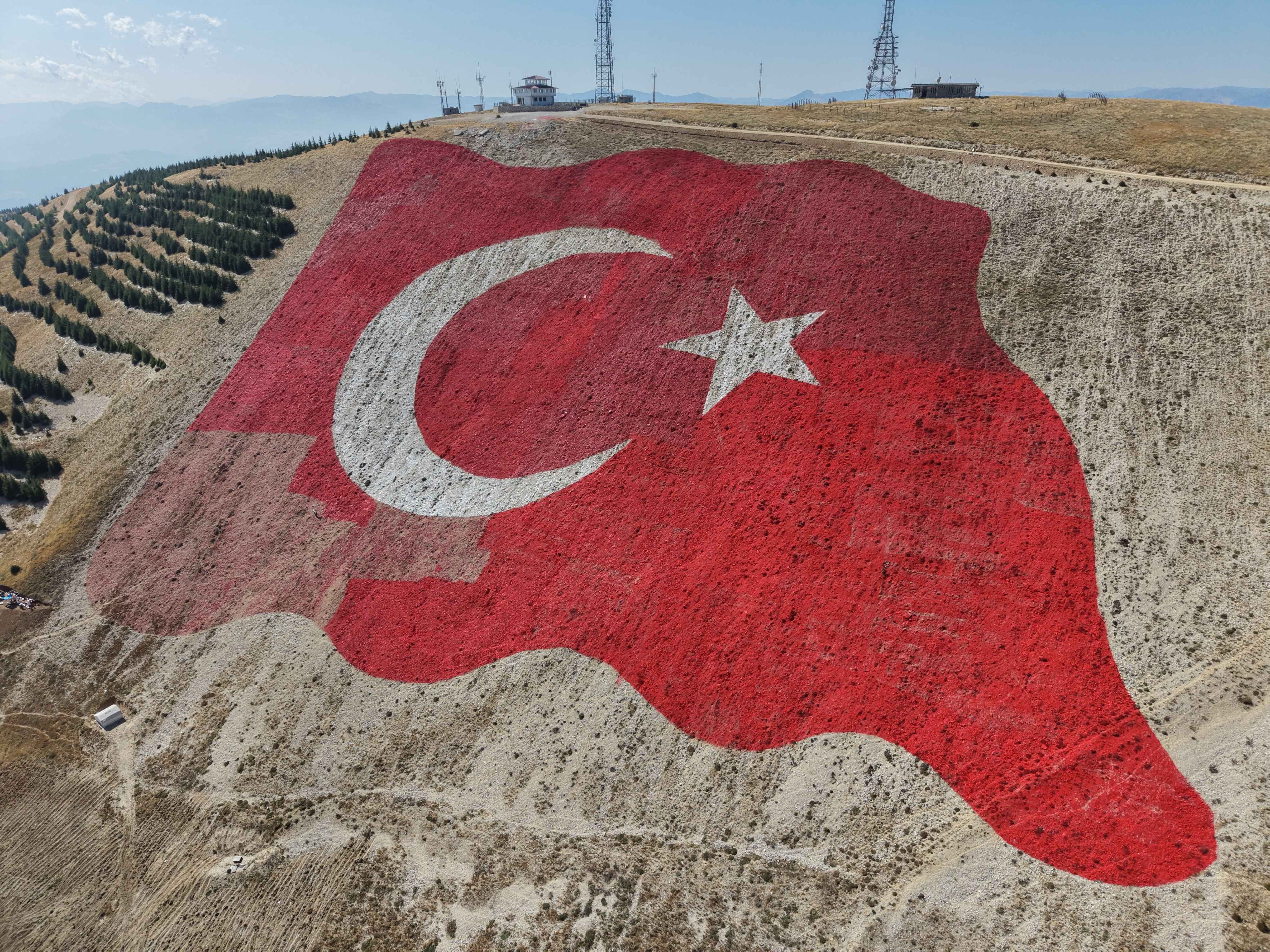 Dünyanın En Büyük Türk Bayrağı Yeniden Eski Görkemine Kavuştu (3)