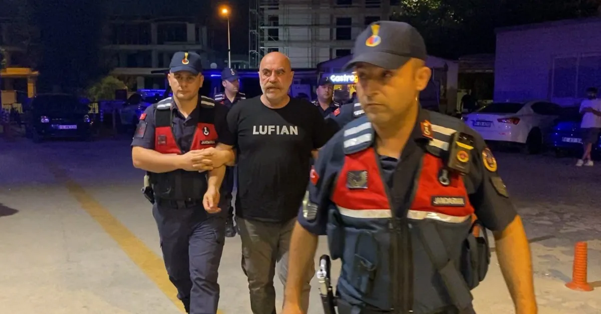 Ezel Akay İnegöl’de Evini Kenevir Tarlasına Çevirmiş (2)