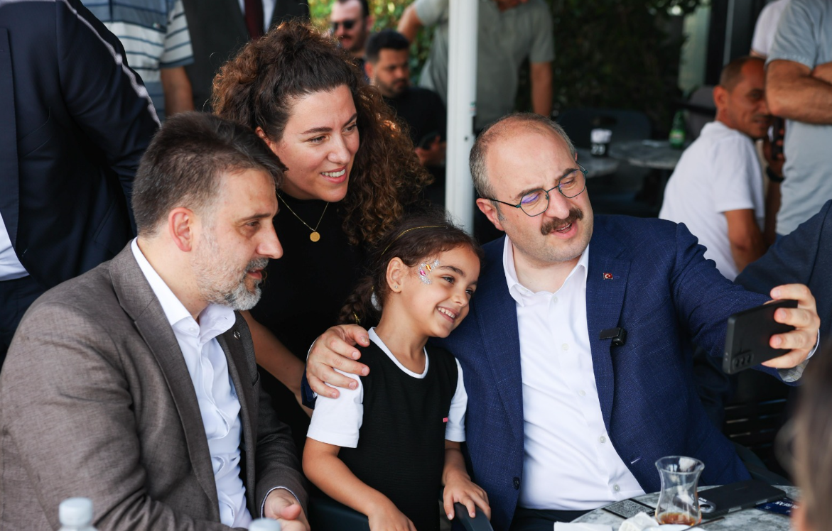 Gemlik’te Vatandaşlara Aşure İkram Edildi (4)