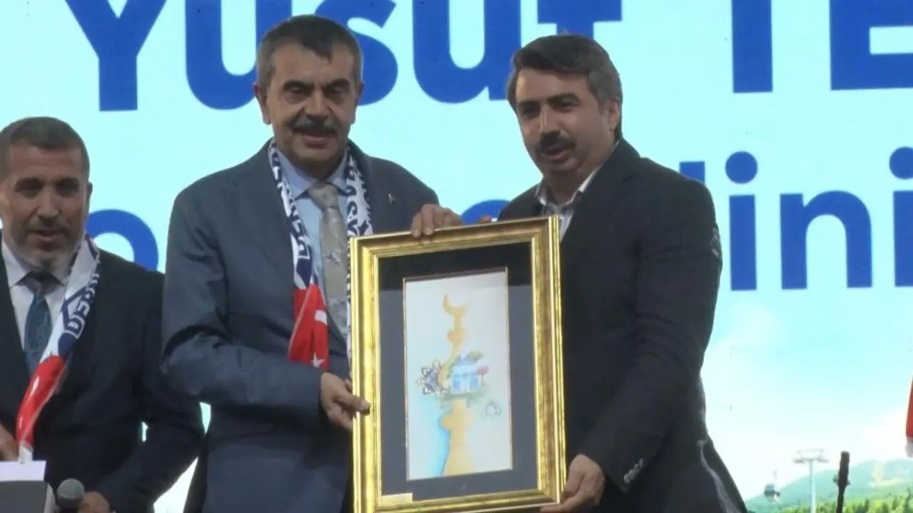 Genç Gazete Bakan Tekin Bursa’da Erzurumlularla Buluştu 2