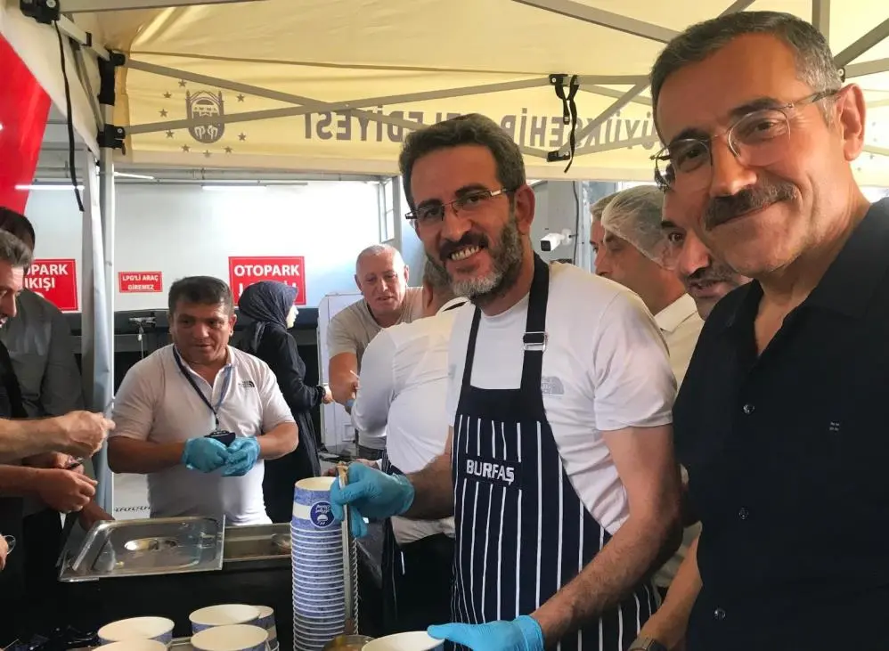 Genç Gazete Bursa Büyükşehir Belediyesi’nin Aşure İkramı Gürsu’da Devam Etti 1