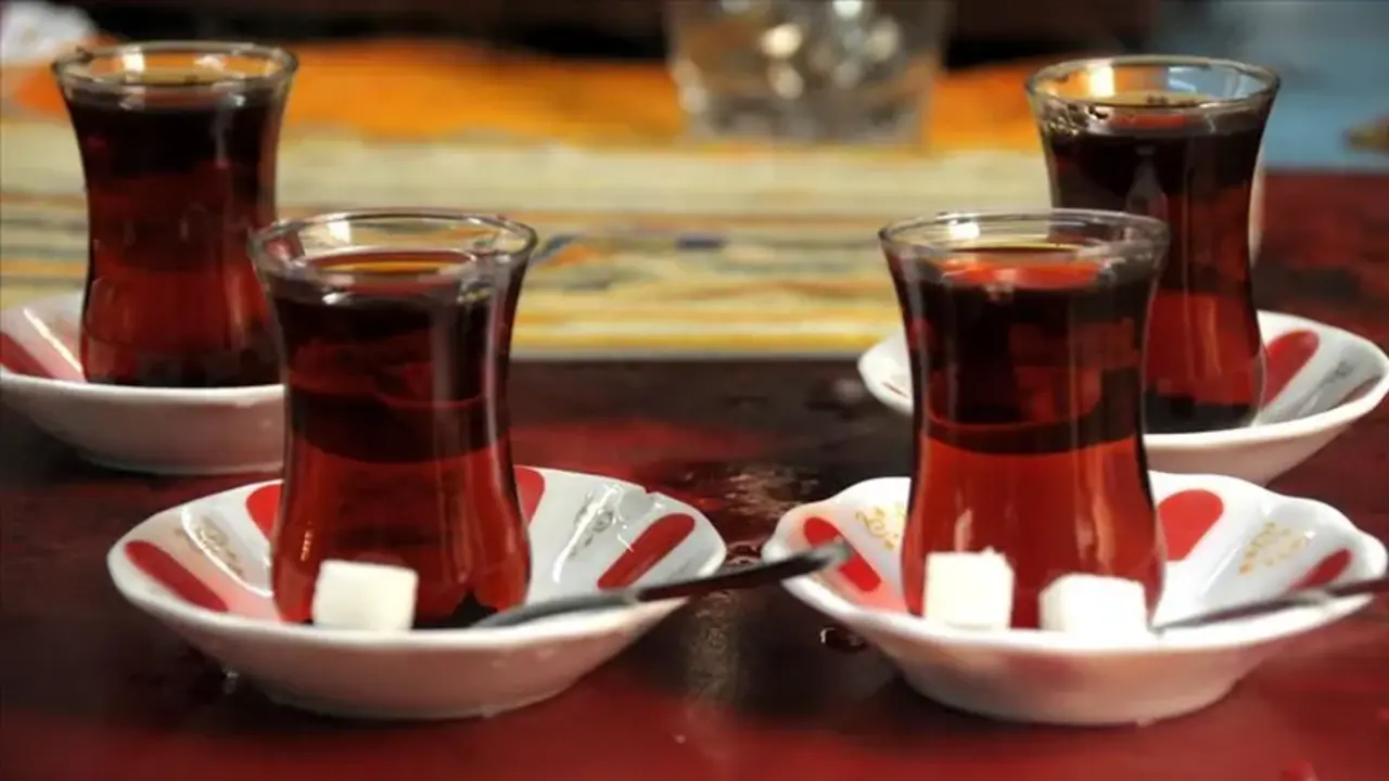 Genç Gazete Çayseverler Dikkat! Bardağınızdaki Gizli Tehlike Bilimsel Araştırmayla Ortaya Çıktı 1