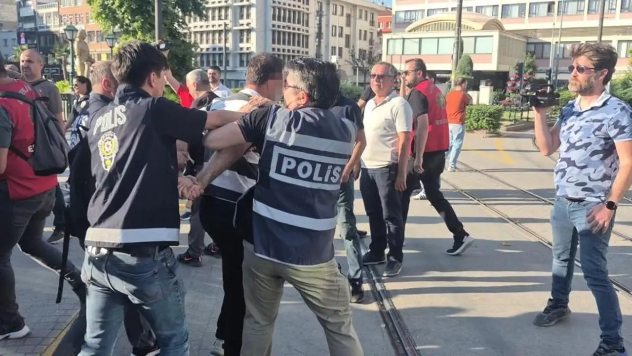 Genç Gazete Eskişehir’de Nato Karşıtı Eyleme Polis Müdahalesi 35 Gözaltı 2