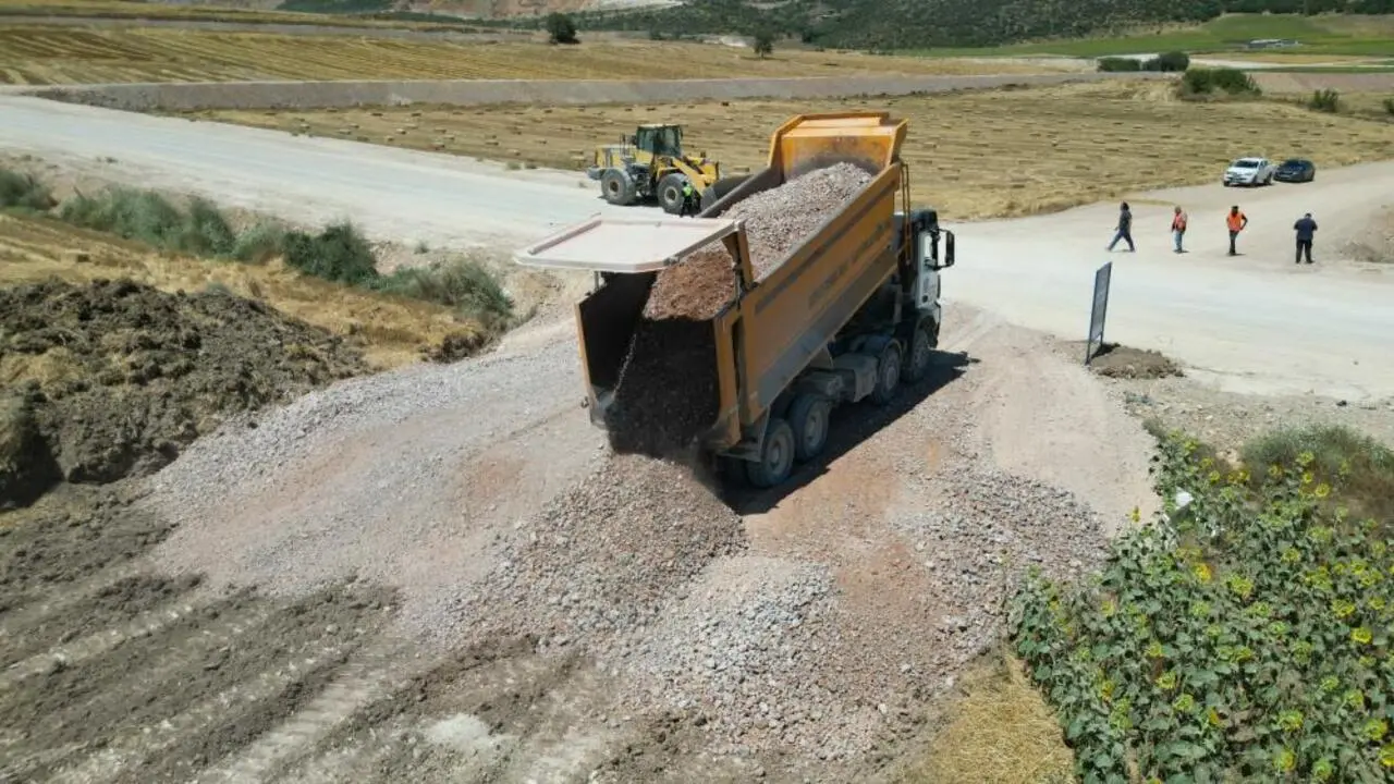 Genç Gazete İnegöl’de 4 Mahalleye 18 Kilometrelik Yeni Yol! 8 Kilometresi Tamamlandı 1