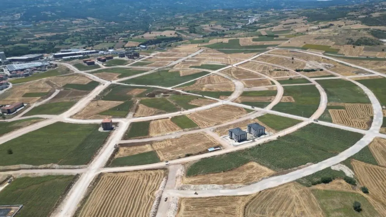 Genç Gazete İnegöl’de 4 Mahalleye 18 Kilometrelik Yeni Yol! 8 Kilometresi Tamamlandı