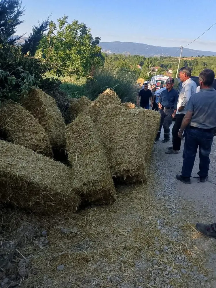Genç Gazete İnegöl'de Freni Boşalan Traktör Hareket Etti, Sürücü Altında Kaldı 1