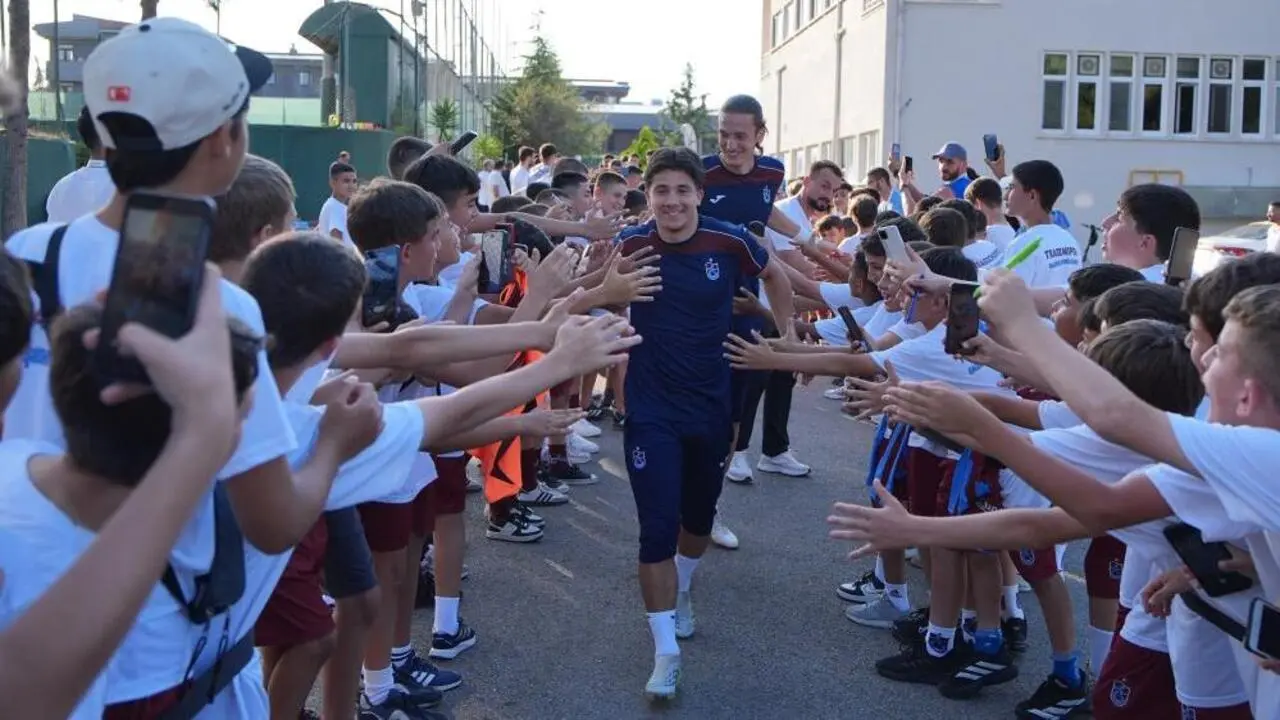 Genç Gazete Trabzonspor’da Aral Şimşir Ilk Antrenmanına Çıktı-1