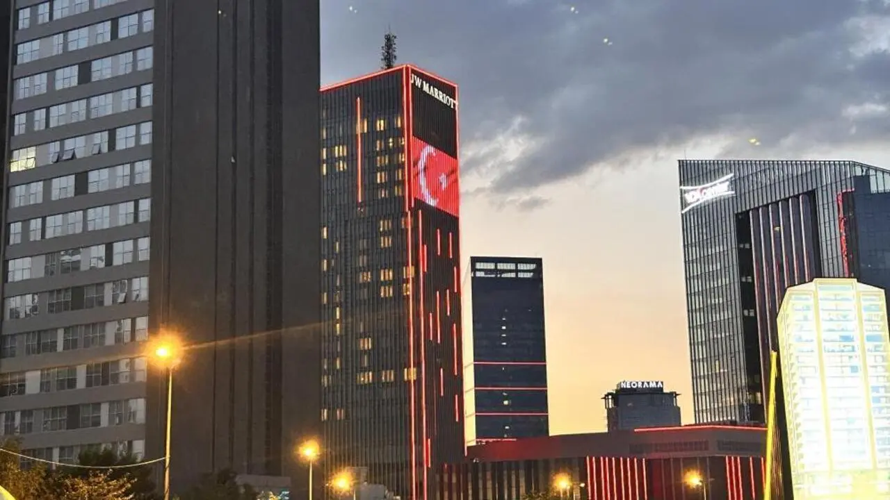 Genç Gazete Trump’ın Kalacağı Otele Erdoğan Ile Birlikte Fotoğrafı Yansıtıldı 1