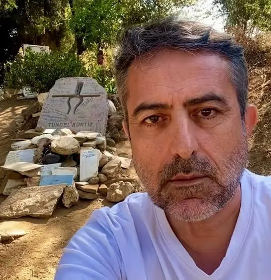 Genç Gazete Tuncel Kurtiz’in Mezarının Son Hali Gündem Oldu!