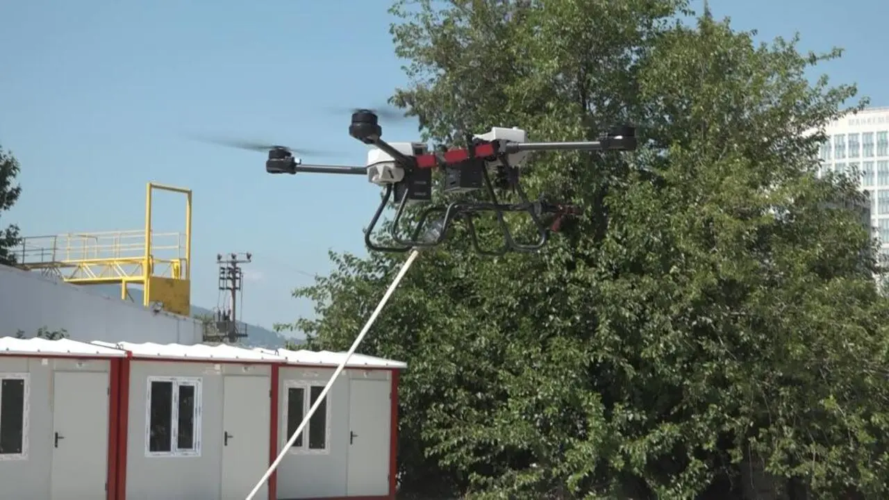 Genç Gazete Türkiye’de Bir İlk Yangın Söndürme Dronu Bursa’da Havalandı 1